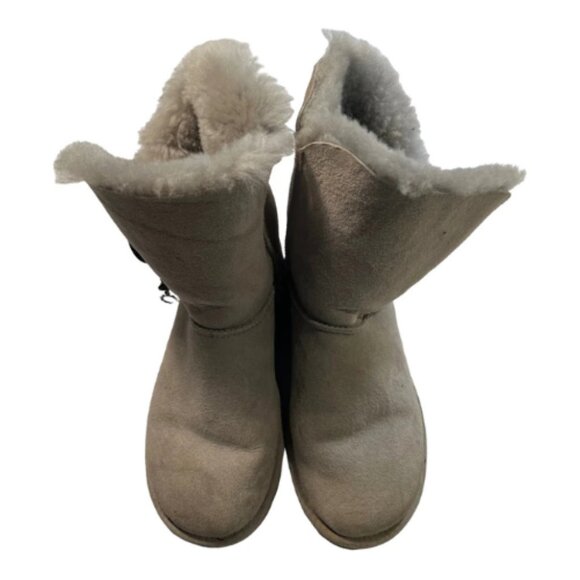 UGG Women’s Size 7 Charmed Button Gray Sheepskin Suede Winter Boots 101650 - Picture 2 of 7